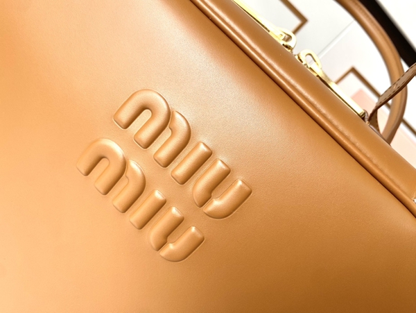 スーパーコピーブランドバッグ全体デザイン